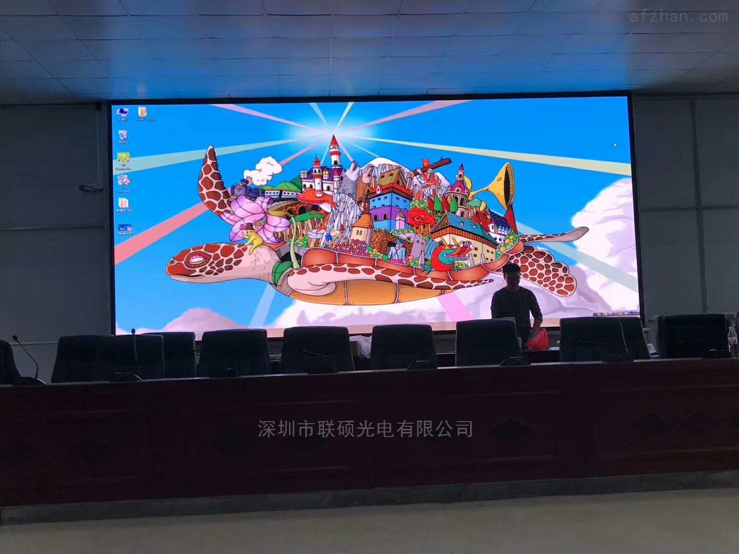 礼堂P2.5 LED全彩大屏幕价格揭秘 如何选择靠谱厂家与合理预算